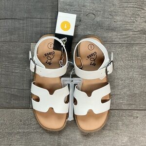 Art Class Kids White and Tan Sandals